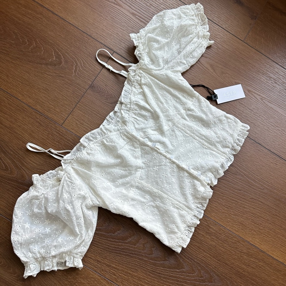 Astr Ivory Eyelet Off-Shoulder Blouse with puff sleeves - Picture 3 of 11